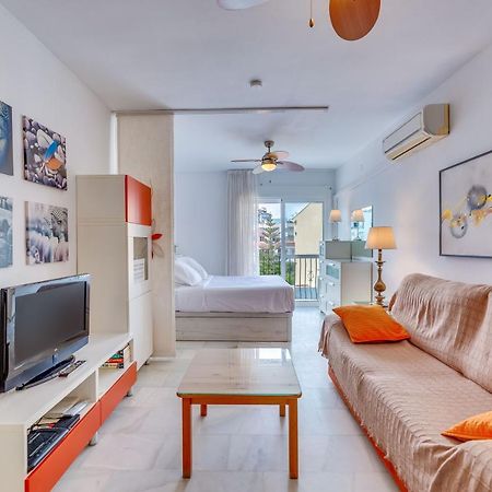Homeforguest Bright Studio In La Carihuela Near The Beach Torremolinos Eksteriør billede