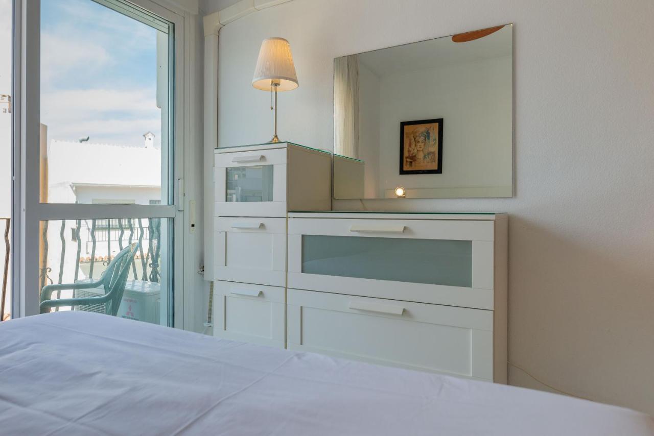 Homeforguest Bright Studio In La Carihuela Near The Beach Torremolinos Eksteriør billede