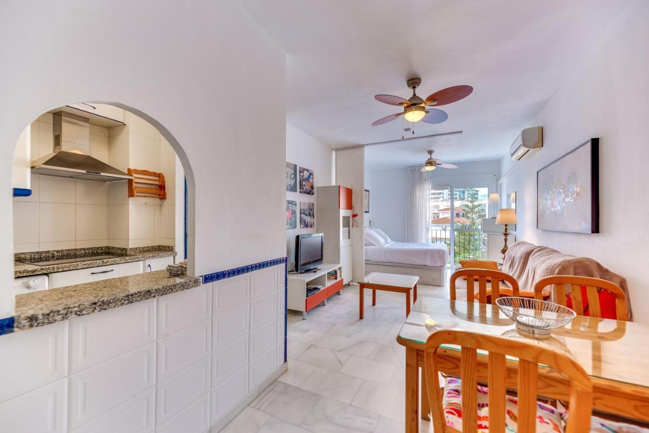 Homeforguest Bright Studio In La Carihuela Near The Beach Torremolinos Eksteriør billede