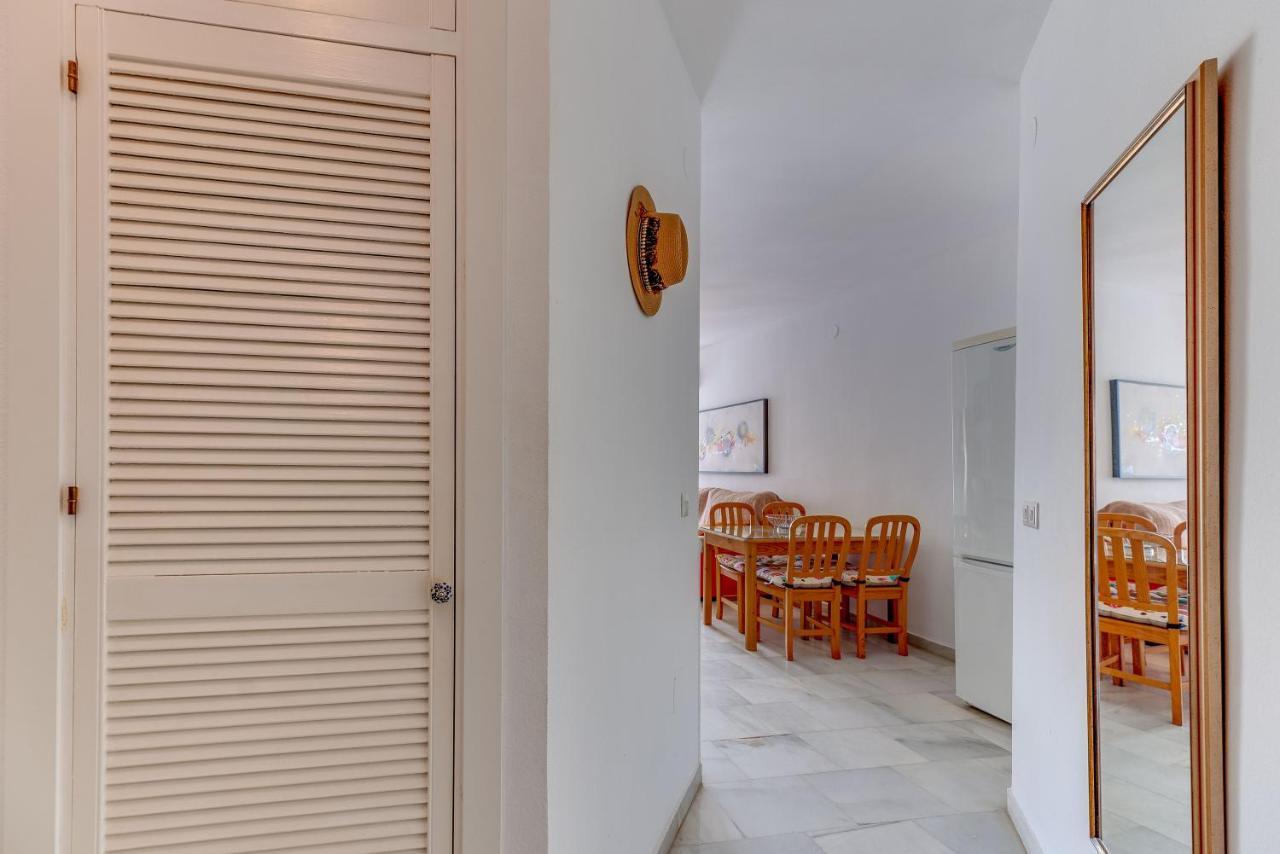 Homeforguest Bright Studio In La Carihuela Near The Beach Torremolinos Eksteriør billede