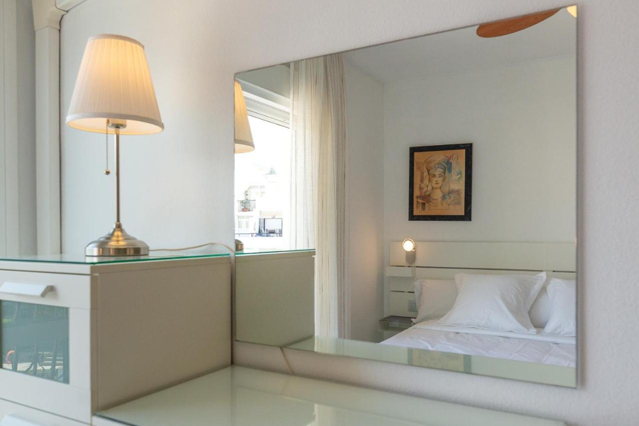 Homeforguest Bright Studio In La Carihuela Near The Beach Torremolinos Eksteriør billede