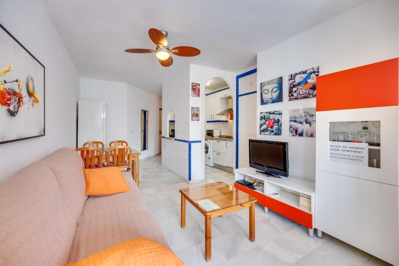 Homeforguest Bright Studio In La Carihuela Near The Beach Torremolinos Eksteriør billede